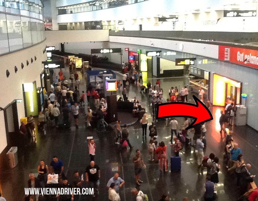 Meeting place at arrivals gate